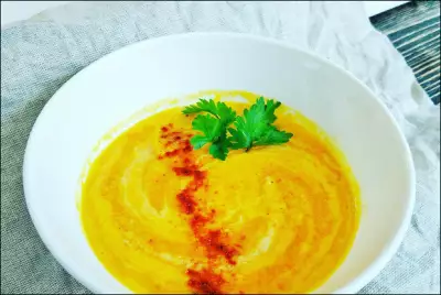 Крем-суп из запеченной тыквы с тимьяном