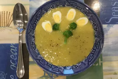 Овощной суп-пюре с перепелиными яйцами