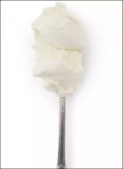 Молочное ванильное мороженое