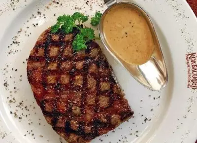 Рибай-стейк на гриле с перечным соусом по рецепту ресторана «Колбасофф»