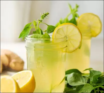 Летний лимонад с имбирем и мятой