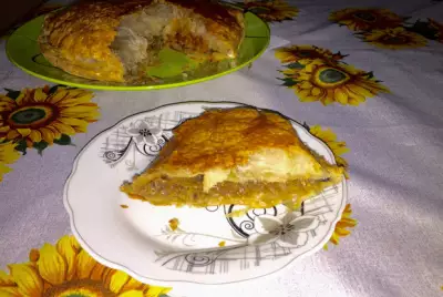 Слоеный пирог с капустой и грибами