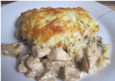 Курица с грибами, запеченная под картофельно-сырной шубой