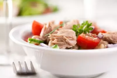 Салат с тунцом и фасолью по‑тоскански