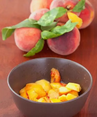 Жареные персики в сливочном масле