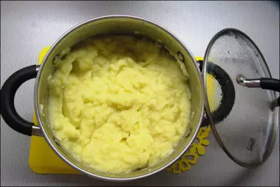 Картофельное пюре с карамелизованным луком