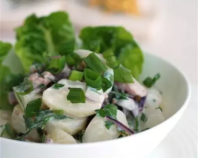 Салат картофельный с луком