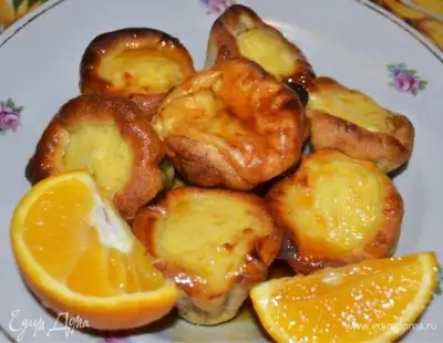 Пирожные из слоеного теста с апельсиновым суфле и карамелью