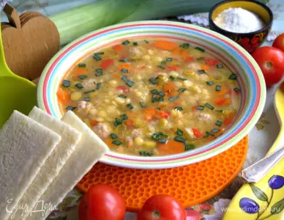 Гороховый суп с пореем и фрикадельками