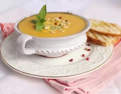 Тыквенный крем суп с голубым сыром и кедровыми орешками