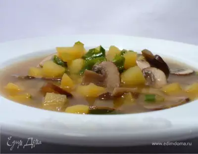 Весенний суп с коричневыми шампиньонами и картофелем