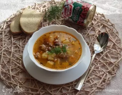 Суп с красной фасолью, курицей и овощами