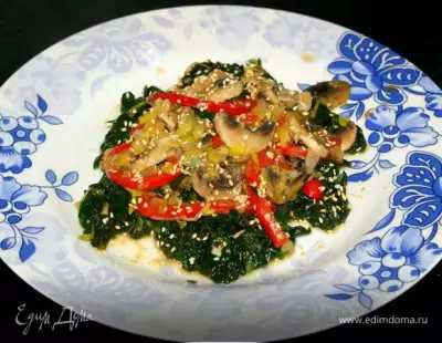 Теплый салат из вешенок и шпината в тайском стиле
