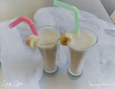 Банановo молочный коктейль