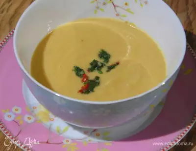 Фасолевый суп с приправой из петрушки