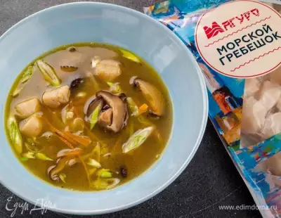 Легкий суп с морскими гребешками и шиитаке