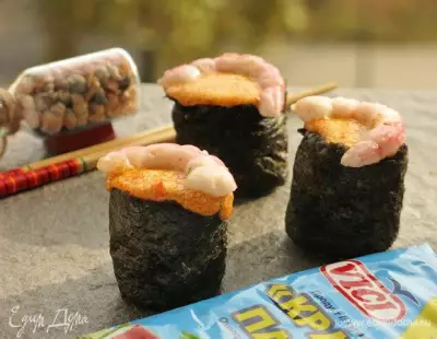 Суши, запеченные со спайси соусом с крабовыми палочками