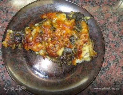 Камбала, запеченая с зеленью и сыром