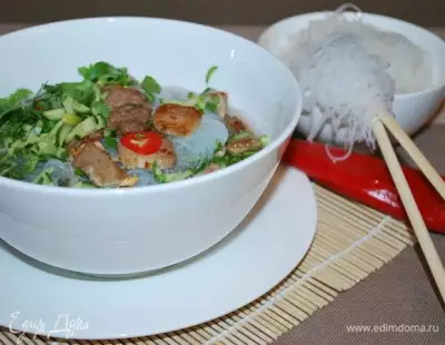 Согревающий вьетнамский суп