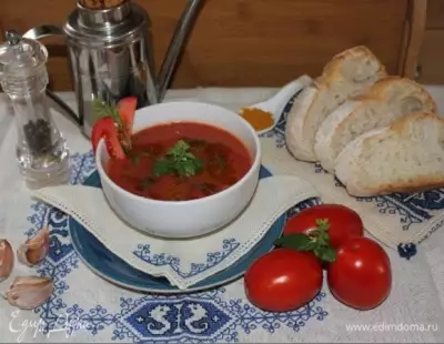 Томатный крем суп с ароматным тимьяном и базиликом
