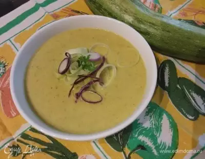 Легкий крем-суп из кабачков с карри