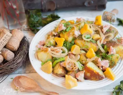 Теплый салат из картофеля тунца и патиссонов