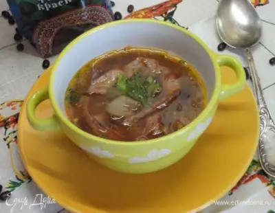 Фасолевый суп с грибами и копченостями