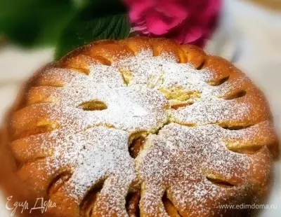 Абрикосовый пирог на яичном ликере