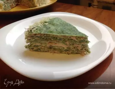 Блинный тортик со шпинатом и тунцом