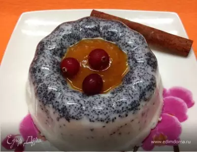 Маковый десерт под соусом из кураги фото