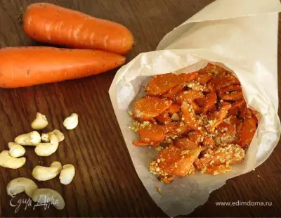 Морковные хрустики с пармезаном