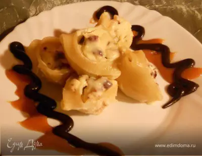 Десертная паста ракушки с рикоттой вяленой клюквой и двумя видами шоколада