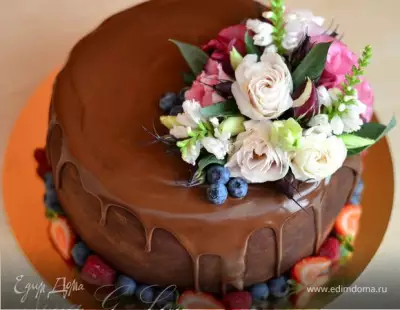 Торт шоколадно сливочный цветочная феерия