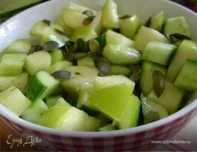 Огуречно-яблочный салат
