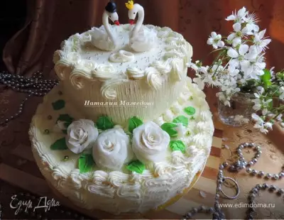 Свадебный двухъярусный торт лебединая верность
