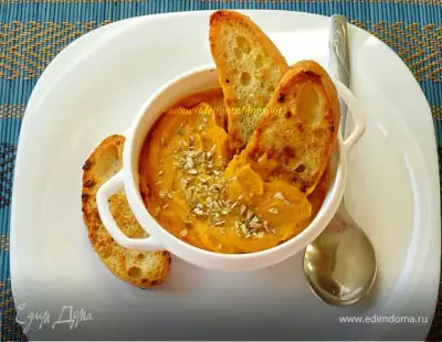 Тыквенный суп-пюре с чесночными гренками