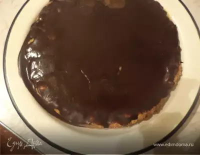 Пирог с карамелью и шоколадным кремом