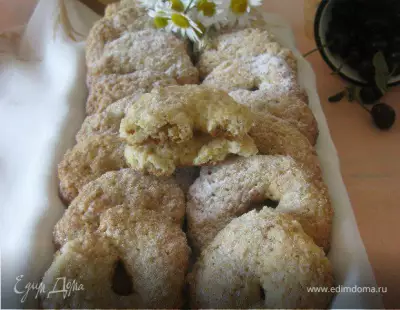 Итальянское печенье с орехами и белым вином