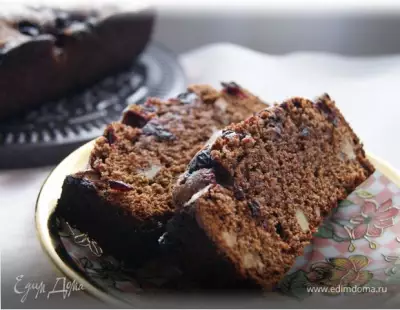 Шоколадно-гречишный кекс с черной смородиной и грецким орехом