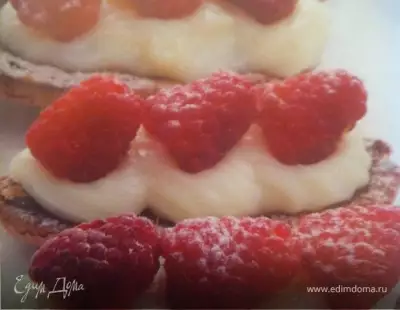 Печенье миндальное с ягодами