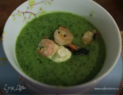 Зеленый суп с креветками
