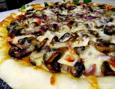 Пицца сочная парма с моцареллой грибами и пармской ветчиной