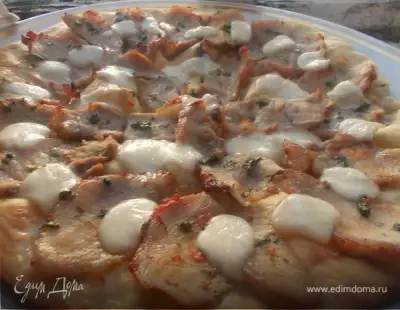 Пицца "Дружба народов" с печеным карбонадом и моцареллой