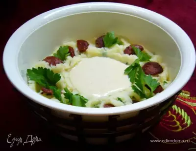 Теплый салат из картофельного пюре с чоризо