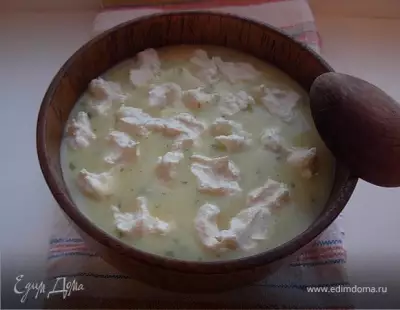 Суп-пюре из кабачка с творожным кремом
