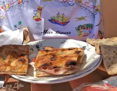 Бутерброд «Портофино» с мортаделлой и соусом песто