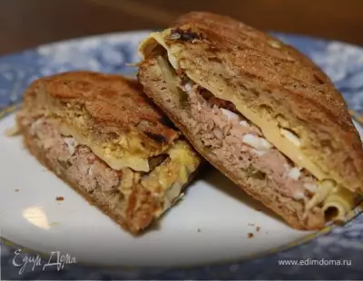 Горячий бутерброд с тунцом и сыром по орегонски