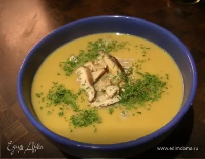 Нежный осенний крем суп с тыквой каштанами и грибами