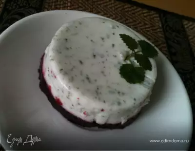 Легкий десерт - смородиново-йогуртовое желе