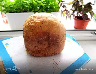 Хлеб швейцарский из цельнозерновой муки с зеленым сыром